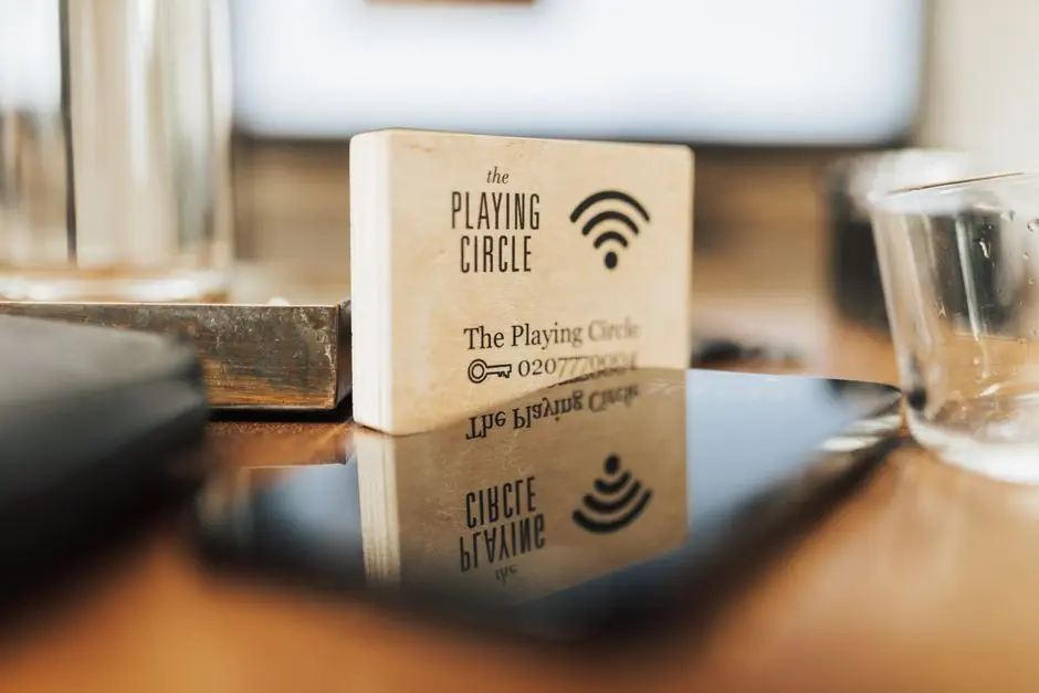 Perangkat Wi-Fi rumah dan power bank di ruang kerja